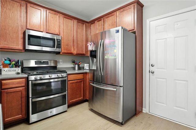 121 Spring Way Square, Canton, GA 30114