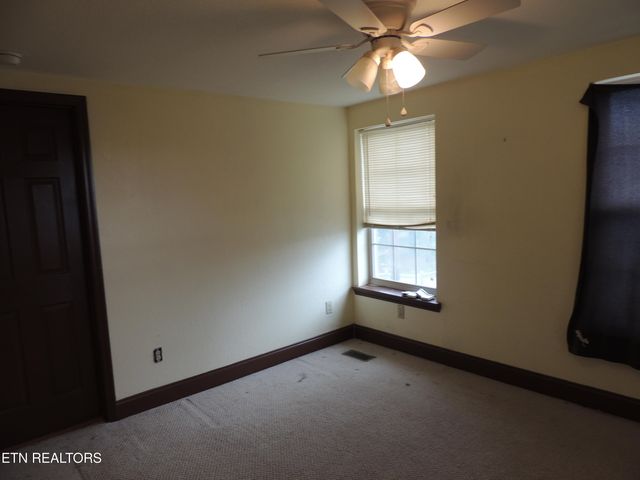 304 W 2Nd Ave, Friendsville, TN 37737