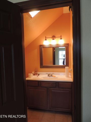 304 W 2Nd Ave, Friendsville, TN 37737