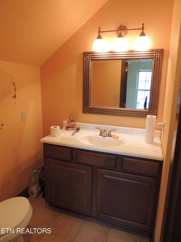 304 W 2Nd Ave, Friendsville, TN 37737