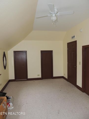 304 W 2Nd Ave, Friendsville, TN 37737