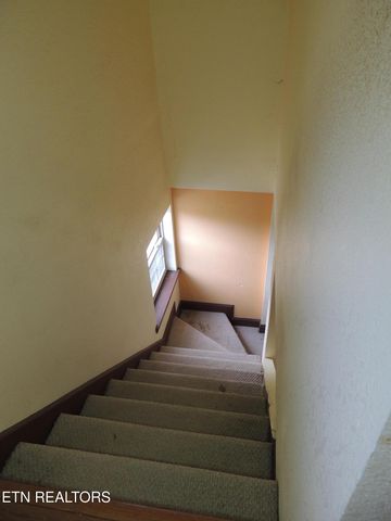 304 W 2Nd Ave, Friendsville, TN 37737