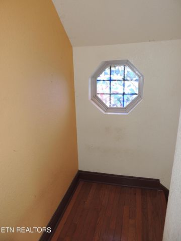 304 W 2Nd Ave, Friendsville, TN 37737