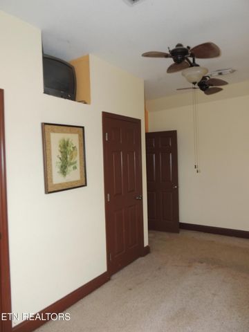 304 W 2Nd Ave, Friendsville, TN 37737