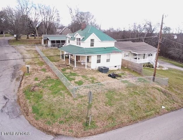 304 W 2Nd Ave, Friendsville, TN 37737