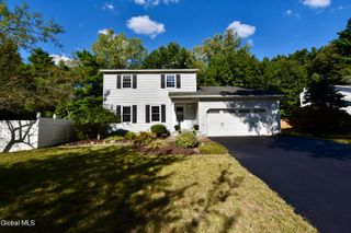 4 Putnam Lane, Clifton Park, NY 12065