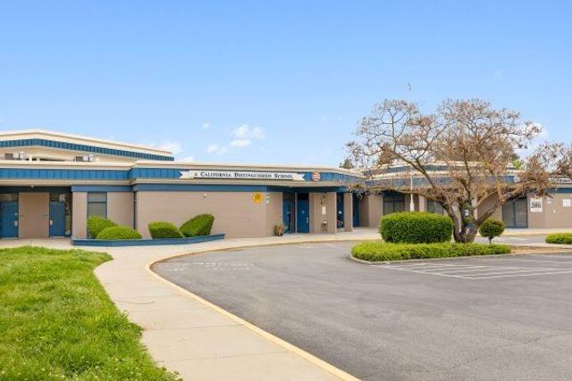 6079 Castello Drive, San Jose, CA 95120