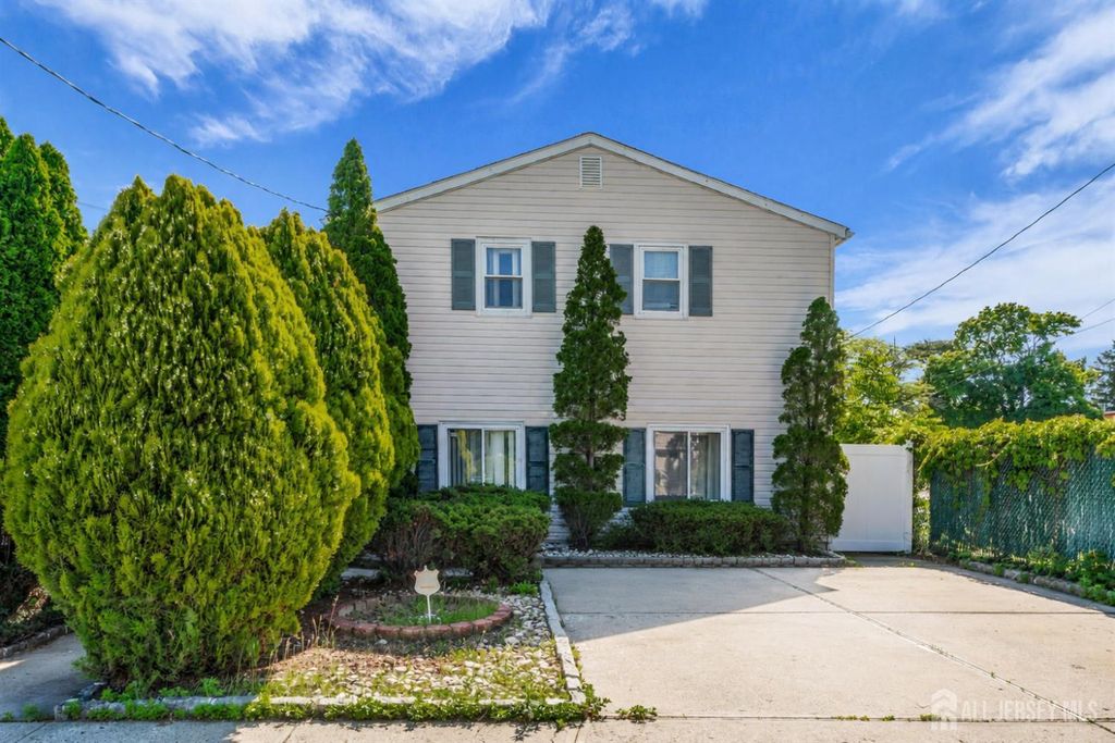 12 Jacobson Street, Sayreville, NJ 08872