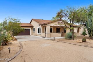832 E MADDOCK Road, Phoenix, AZ 85086