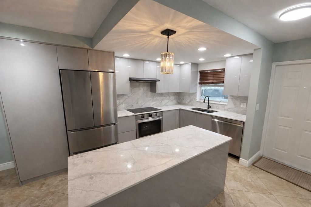 809 W Oakland Park Blvd K4, Oakland Park, FL 33311