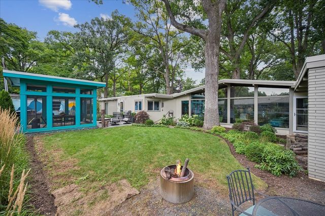 286 Avon Avenue, Northfield, IL 60093