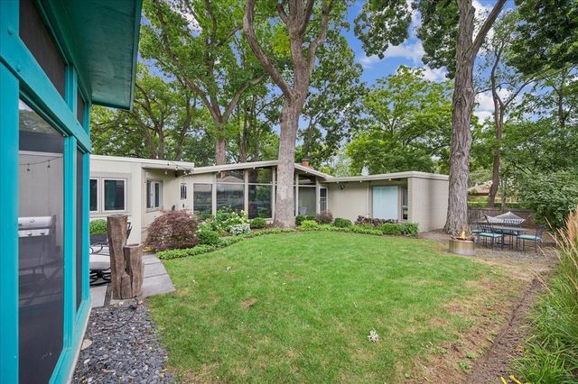 286 Avon Avenue, Northfield, IL 60093