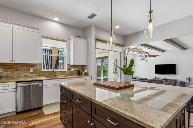 4135 AVALON Circle, Jacksonville Beach, FL 32250
