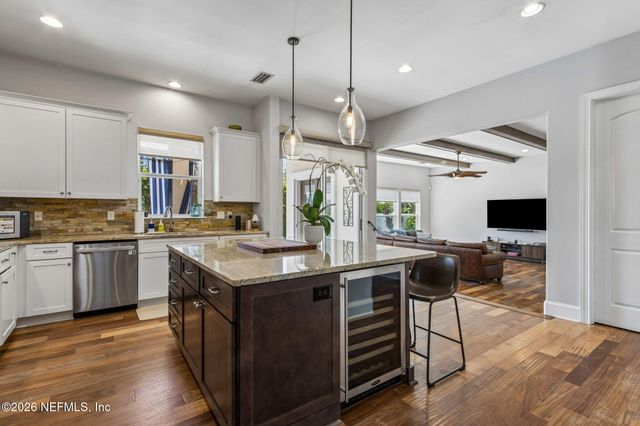 4135 AVALON Circle, Jacksonville Beach, FL 32250