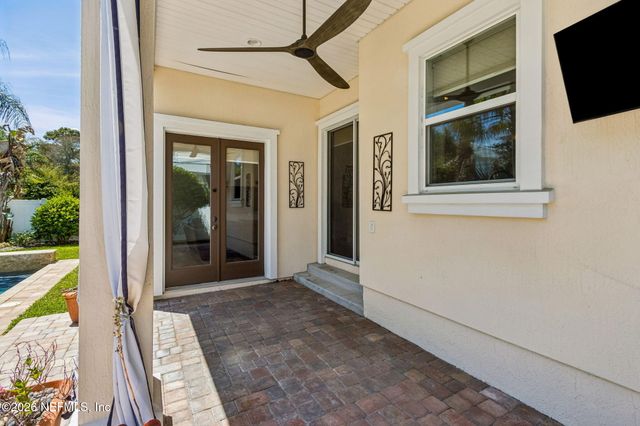 4135 AVALON Circle, Jacksonville Beach, FL 32250
