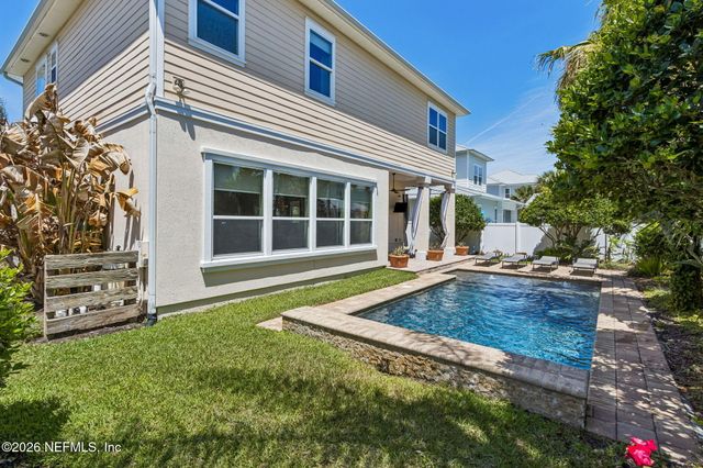 4135 AVALON Circle, Jacksonville Beach, FL 32250