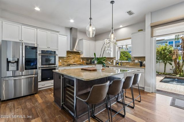 4135 AVALON Circle, Jacksonville Beach, FL 32250