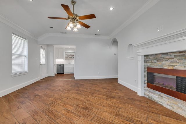 110 Oakmont Drive, Conroe, TX 77301