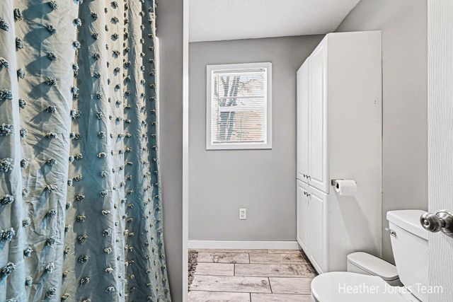 263 Cedar Street Ne, Cedar Springs City, MI 49319