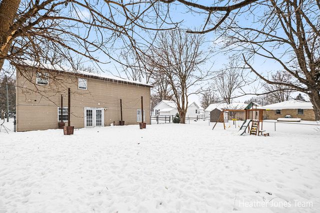 263 Cedar Street Ne, Cedar Springs City, MI 49319