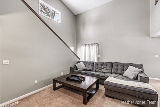 263 Cedar Street Ne, Cedar Springs City, MI 49319