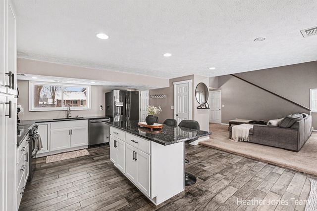 263 Cedar Street Ne, Cedar Springs City, MI 49319