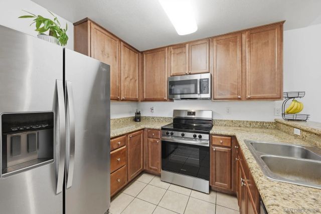 145 W El Norte Pkwy 112, Escondido, CA 92026