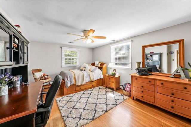 16 GROVE LN, Broomall, PA 19008