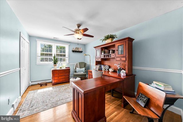 16 GROVE LN, Broomall, PA 19008