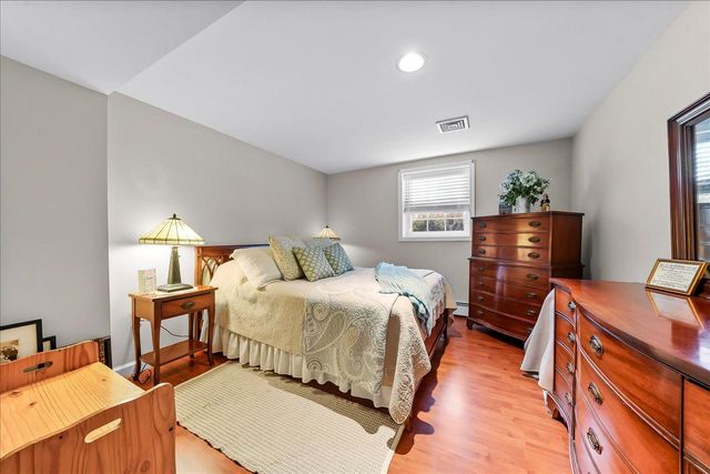 16 GROVE LN, Broomall, PA 19008