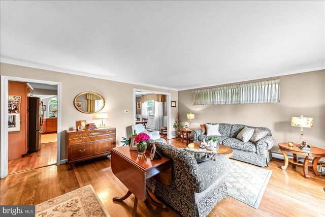 16 GROVE LN, Broomall, PA 19008