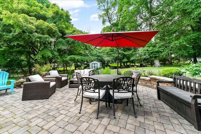 16 GROVE LN, Broomall, PA 19008