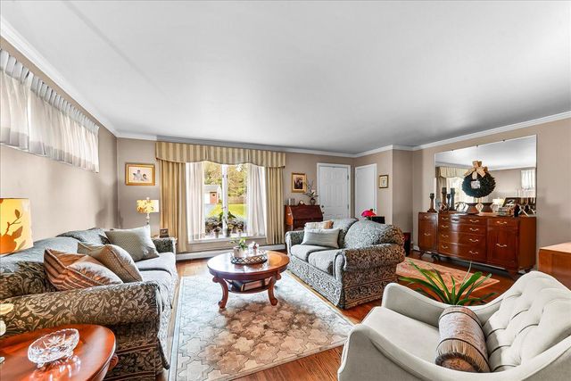 16 GROVE LN, Broomall, PA 19008