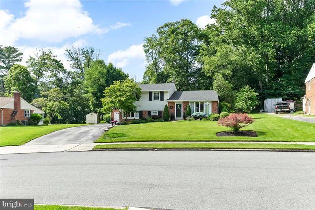 16 GROVE LN, Broomall, PA 19008