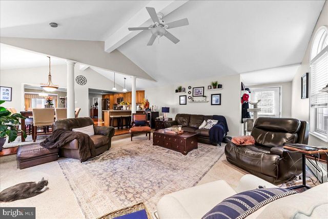 16 GROVE LN, Broomall, PA 19008