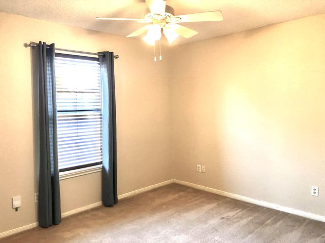 106 Stony Point Court, Clute, TX 77531