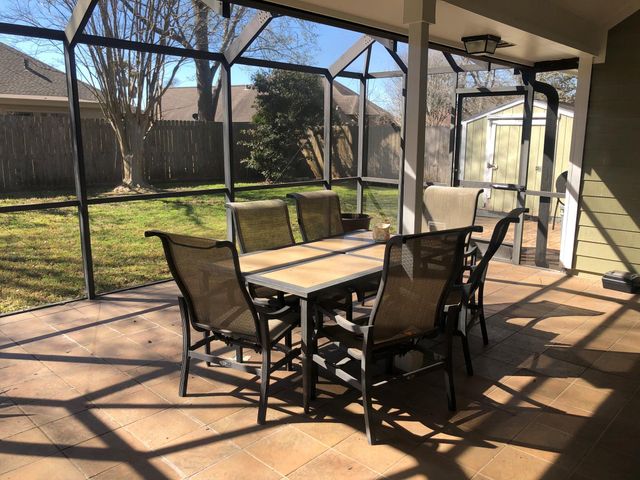 106 Stony Point Court, Clute, TX 77531