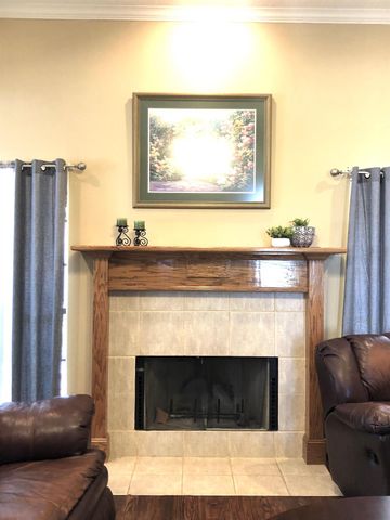 106 Stony Point Court, Clute, TX 77531