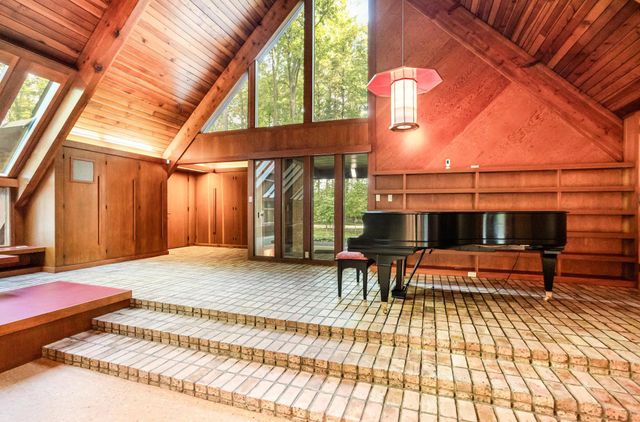11 Snowfield Court, Midland, MI 48640