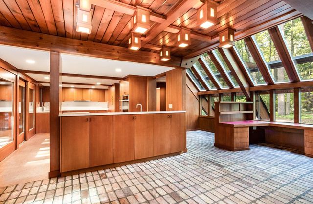 11 Snowfield Court, Midland, MI 48640