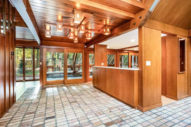 11 Snowfield Court, Midland, MI 48640