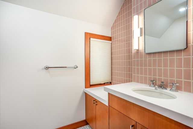 11 Snowfield Court, Midland, MI 48640