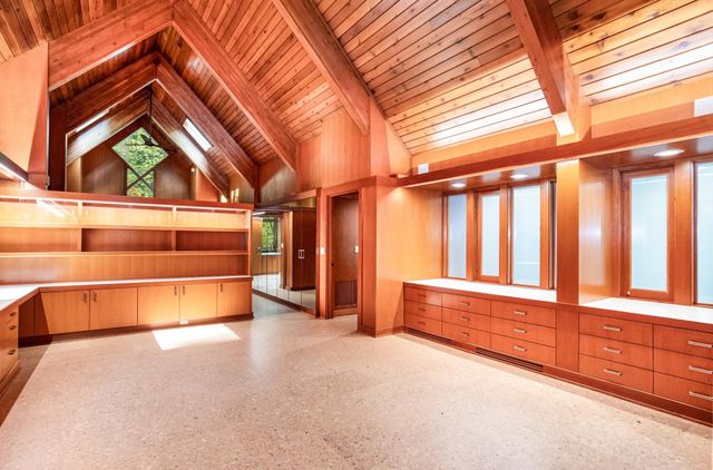 11 Snowfield Court, Midland, MI 48640