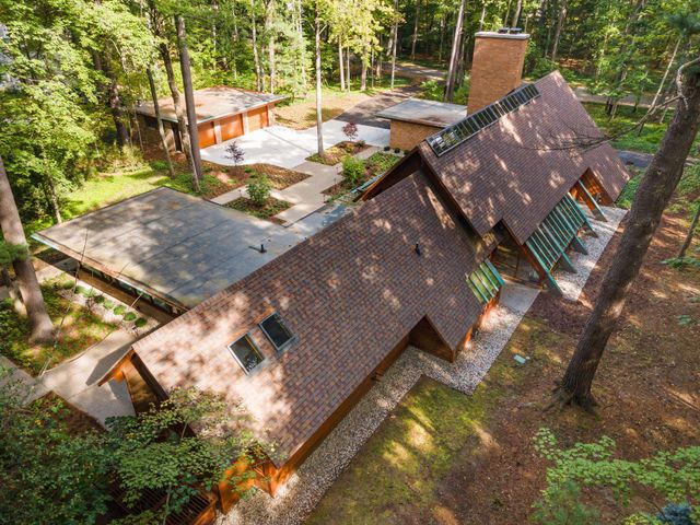 11 Snowfield Court, Midland, MI 48640