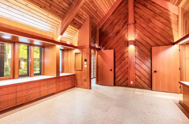 11 Snowfield Court, Midland, MI 48640