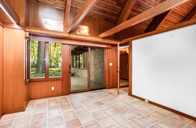 11 Snowfield Court, Midland, MI 48640