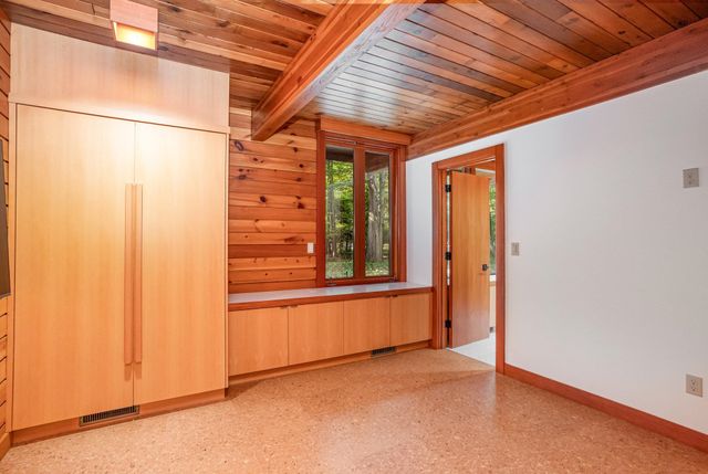 11 Snowfield Court, Midland, MI 48640