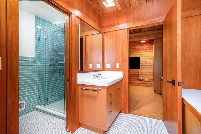 11 Snowfield Court, Midland, MI 48640