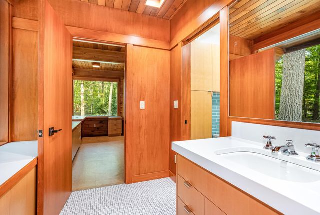 11 Snowfield Court, Midland, MI 48640