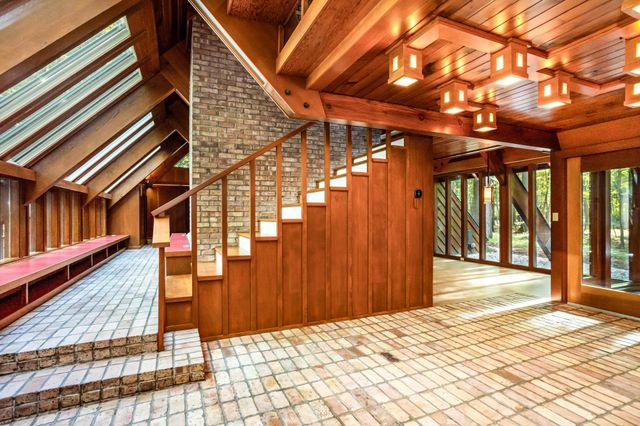 11 Snowfield Court, Midland, MI 48640